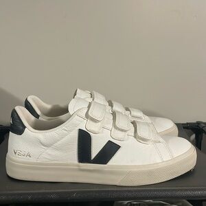 VEJA Velcro Sneakers
